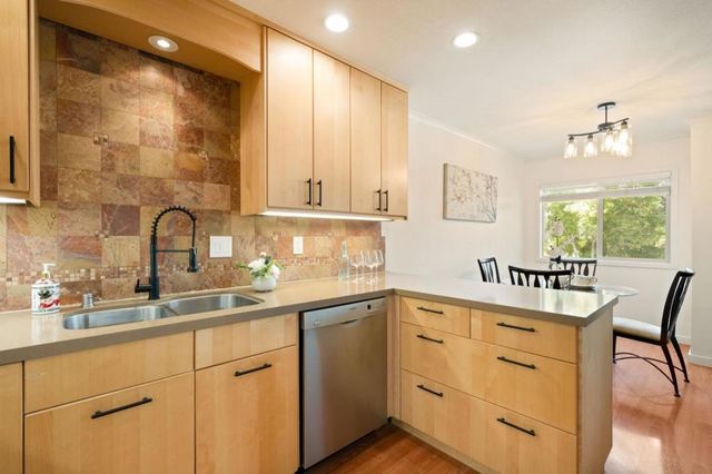 374 Union Avenue E, Campbell, CA 95008