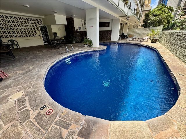 445 Kaiolu Street 1201, Honolulu, HI 96815
