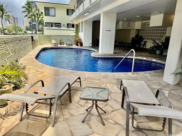 445 Kaiolu Street 1201, Honolulu, HI 96815