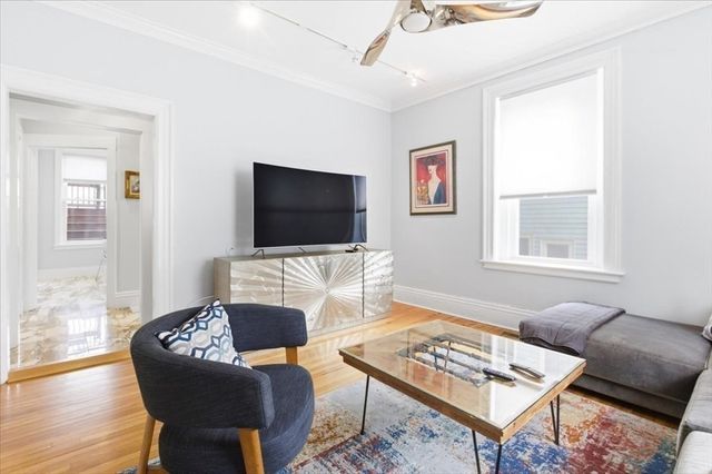 96 Seaverns Ave 1, Boston, MA 02130