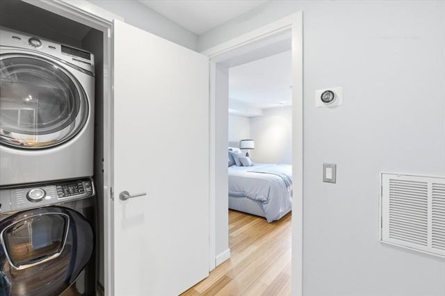 96 Seaverns Ave 1, Boston, MA 02130