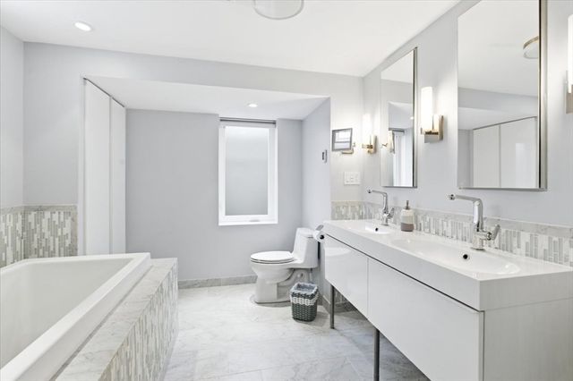 96 Seaverns Ave 1, Boston, MA 02130