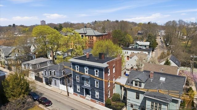 96 Seaverns Ave 1, Boston, MA 02130