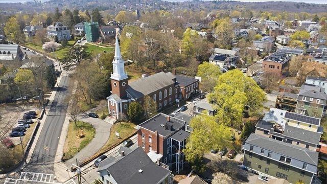 96 Seaverns Ave 1, Boston, MA 02130