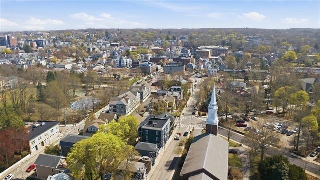 96 Seaverns Ave 1, Boston, MA 02130