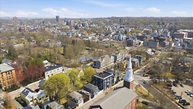 96 Seaverns Ave 1, Boston, MA 02130