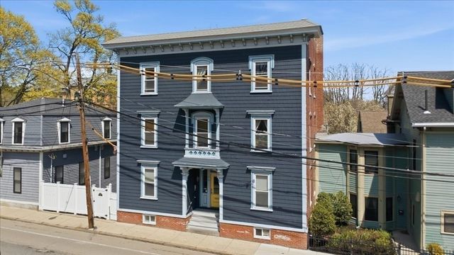 96 Seaverns Ave 1, Boston, MA 02130