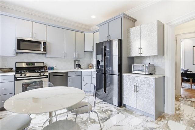 96 Seaverns Ave 1, Boston, MA 02130