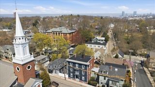 96 Seaverns Ave 1, Boston, MA 02130