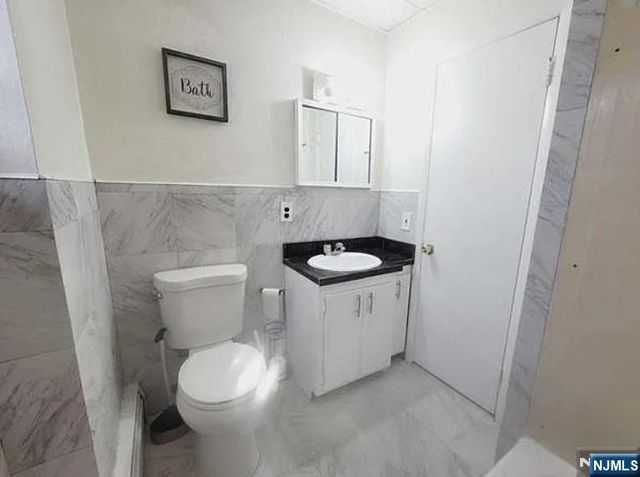 455 Orient Way 2, Lyndhurst, NJ 07071