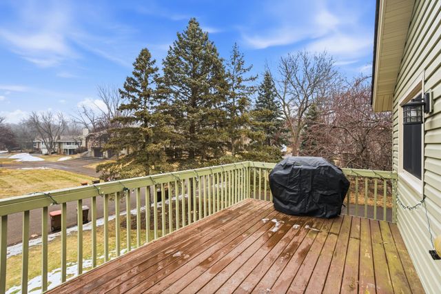 6871 Sherwood Road, Woodbury, MN 55125