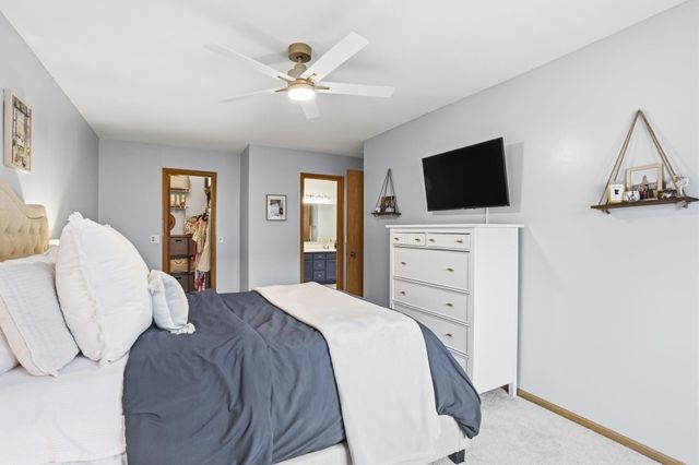 6871 Sherwood Road, Woodbury, MN 55125