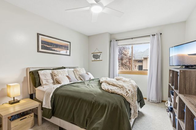 6871 Sherwood Road, Woodbury, MN 55125