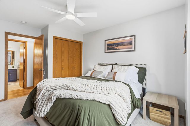 6871 Sherwood Road, Woodbury, MN 55125