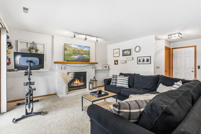 6871 Sherwood Road, Woodbury, MN 55125