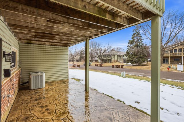 6871 Sherwood Road, Woodbury, MN 55125