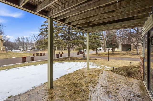 6871 Sherwood Road, Woodbury, MN 55125