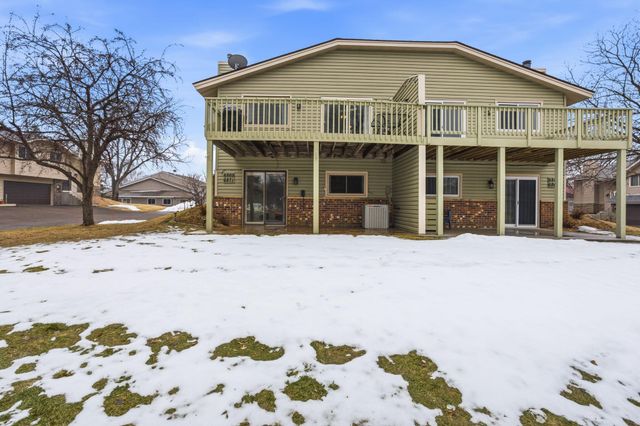 6871 Sherwood Road, Woodbury, MN 55125