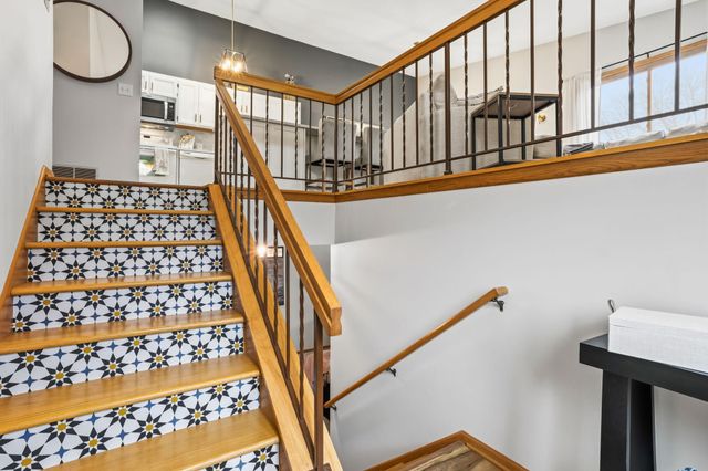 6871 Sherwood Road, Woodbury, MN 55125