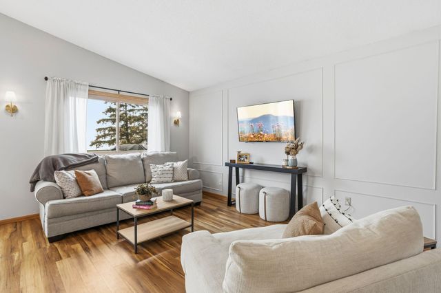 6871 Sherwood Road, Woodbury, MN 55125