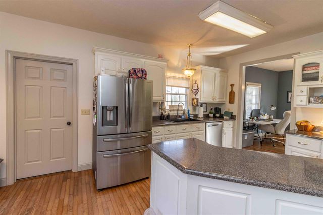 78 COX DR, Selmer, TN 38375