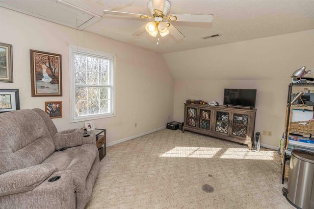 78 COX DR, Selmer, TN 38375