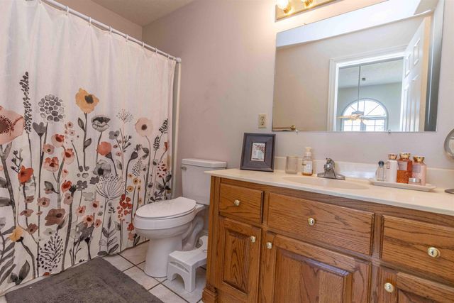 78 COX DR, Selmer, TN 38375