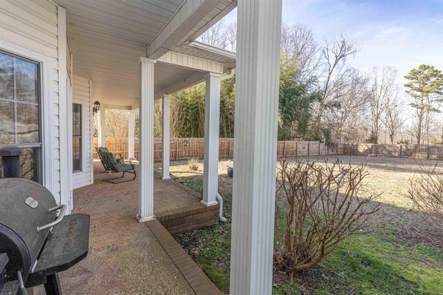 78 COX DR, Selmer, TN 38375