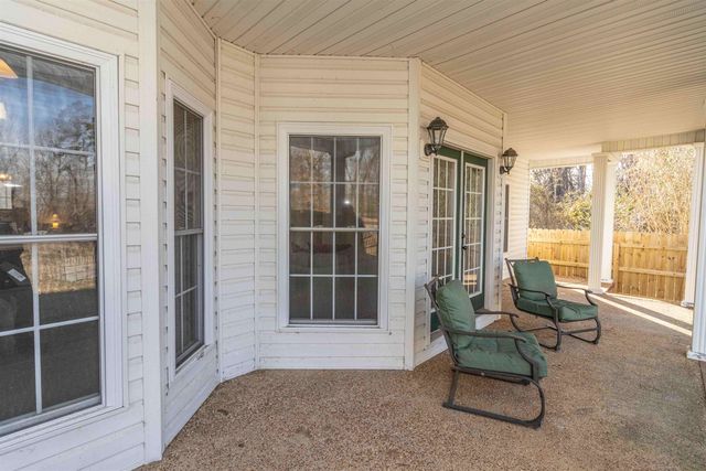 78 COX DR, Selmer, TN 38375