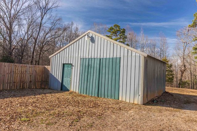 78 COX DR, Selmer, TN 38375