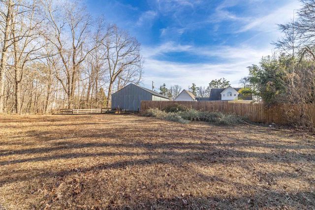 78 COX DR, Selmer, TN 38375