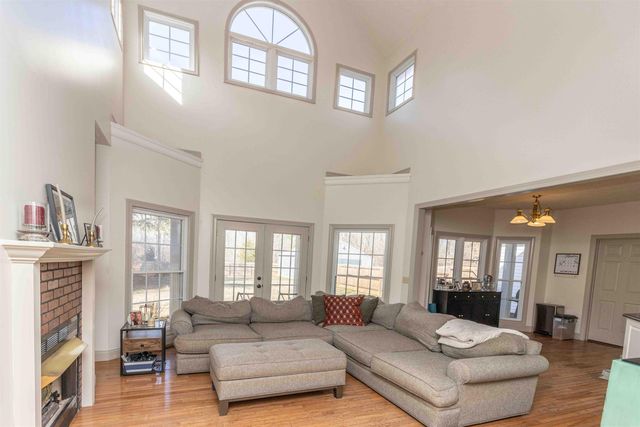 78 COX DR, Selmer, TN 38375