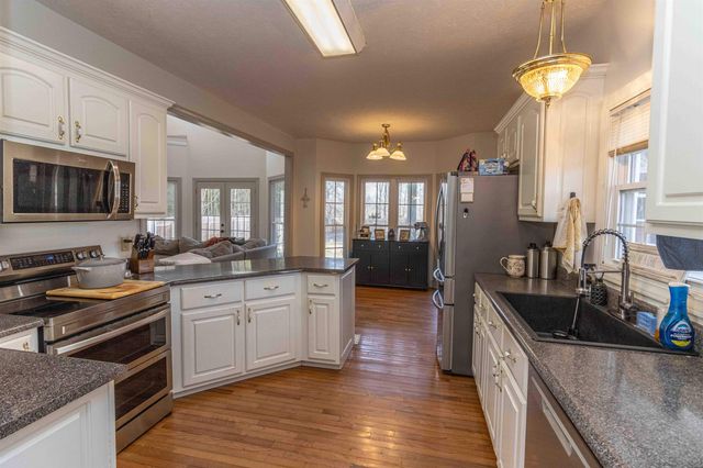 78 COX DR, Selmer, TN 38375