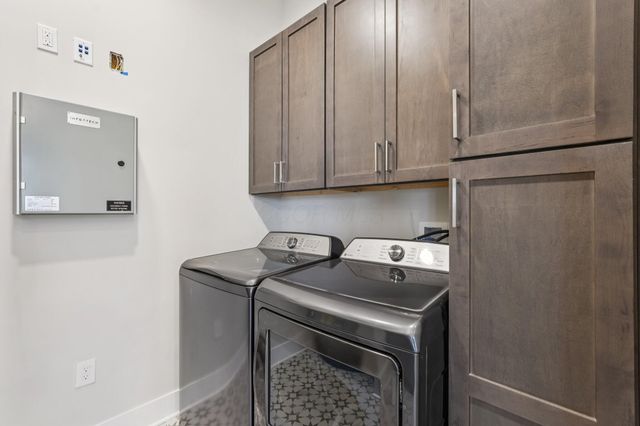 2867 Kobuk Drive, 302, Columbus, OH 43228