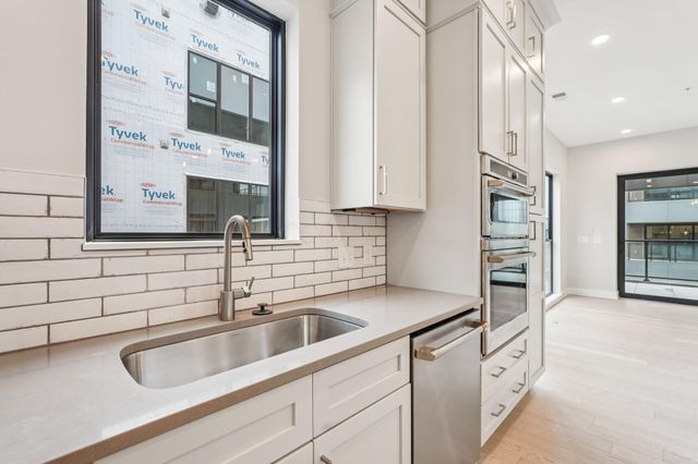 2867 Kobuk Drive, 302, Columbus, OH 43228