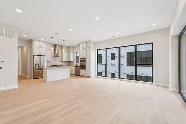 2867 Kobuk Drive, 302, Columbus, OH 43228