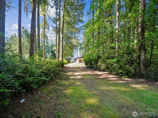 11104 &11106 Leschi Circle, Anderson Island, WA 98303