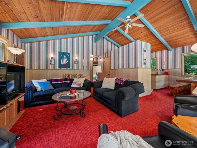 11104 &11106 Leschi Circle, Anderson Island, WA 98303