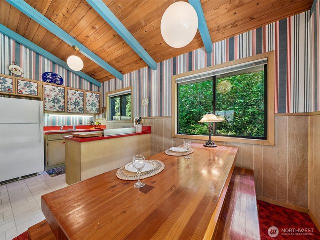 11104 &11106 Leschi Circle, Anderson Island, WA 98303