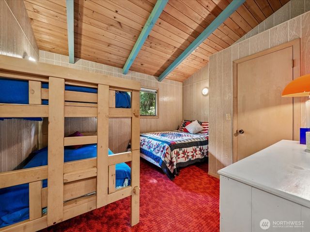 11104 &11106 Leschi Circle, Anderson Island, WA 98303