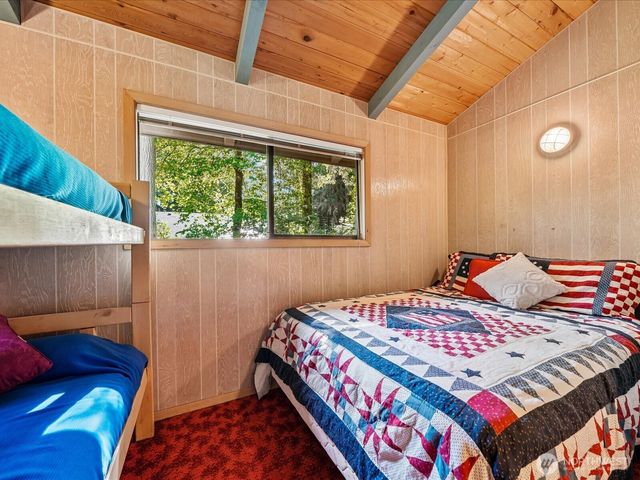 11104 &11106 Leschi Circle, Anderson Island, WA 98303