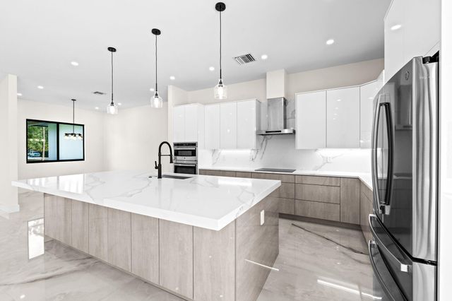 16818 78th Road N, The Acreage, FL 33470