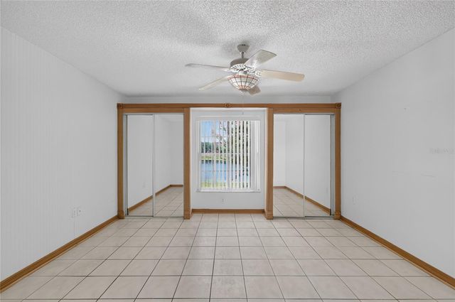 302 E MIRROR LAKE DRIVE, Fruitland Park, FL 34731
