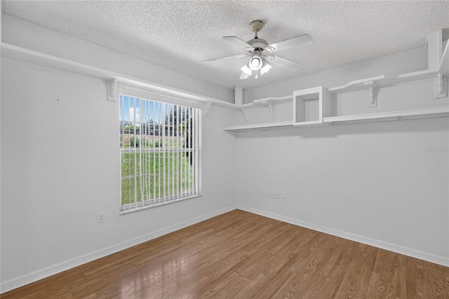 302 E MIRROR LAKE DRIVE, Fruitland Park, FL 34731
