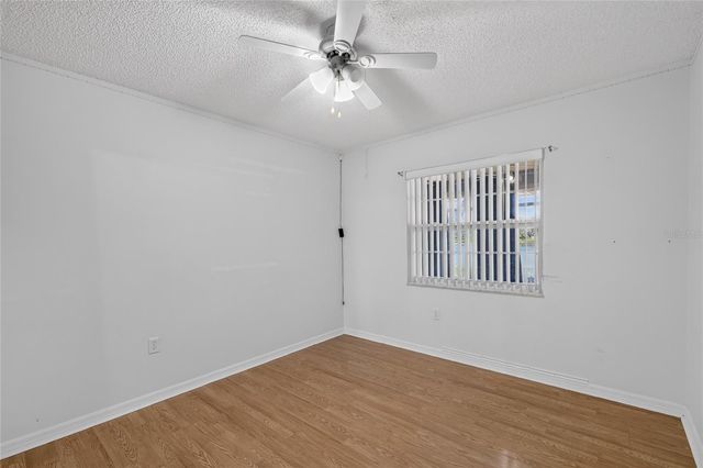 302 E MIRROR LAKE DRIVE, Fruitland Park, FL 34731