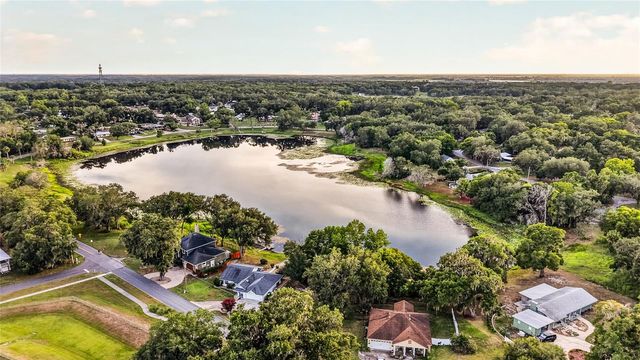 302 E MIRROR LAKE DRIVE, Fruitland Park, FL 34731