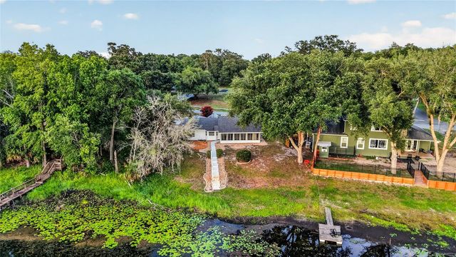 302 E MIRROR LAKE DRIVE, Fruitland Park, FL 34731