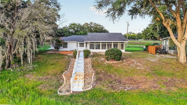 302 E MIRROR LAKE DRIVE, Fruitland Park, FL 34731