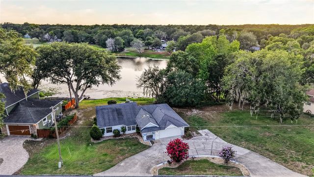 302 E MIRROR LAKE DRIVE, Fruitland Park, FL 34731