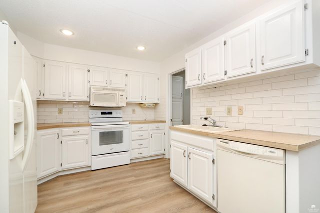 1604 Woodcrest Drive, Manhattan, KS 66502